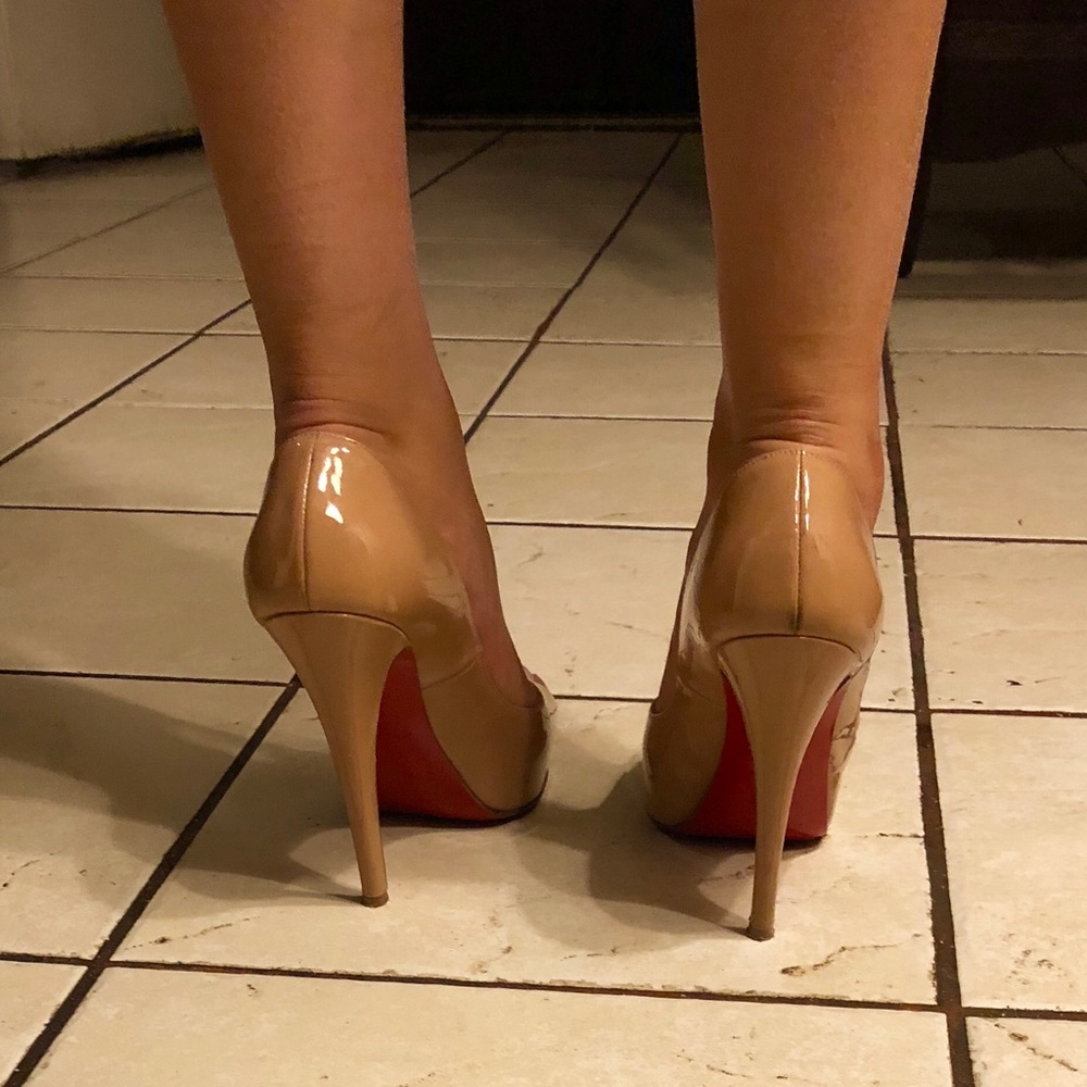 Red bottoms - Picture 6 of 7